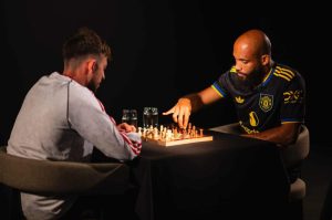 OK9 - Pique và Haaland mở lối đi riêng với cờ vua thời đại mới